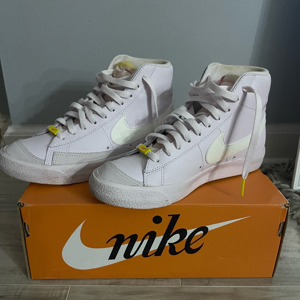 Nike Blazer size 6.5 in women